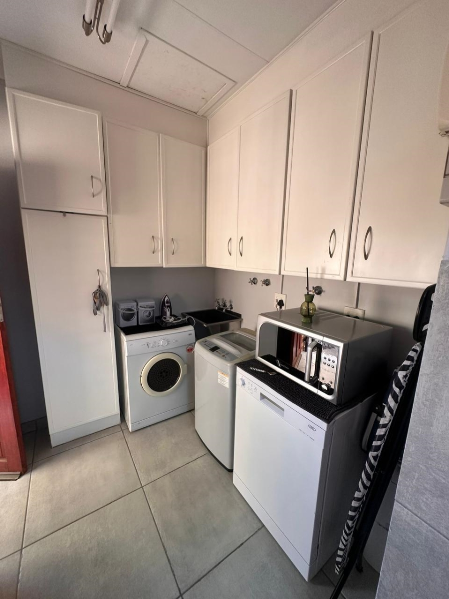 To Let 3 Bedroom Property for Rent in Flamwood North West